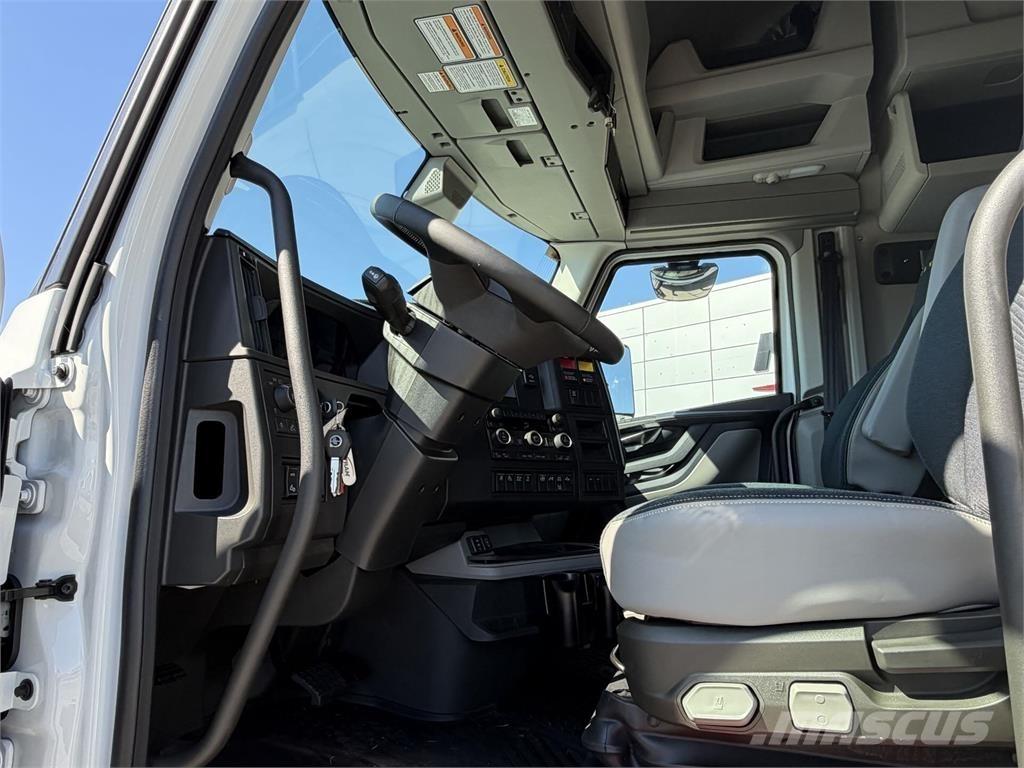 Volvo VNL64T860 Nyergesvontatók