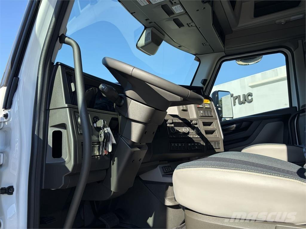 Volvo VNL64T860 Nyergesvontatók