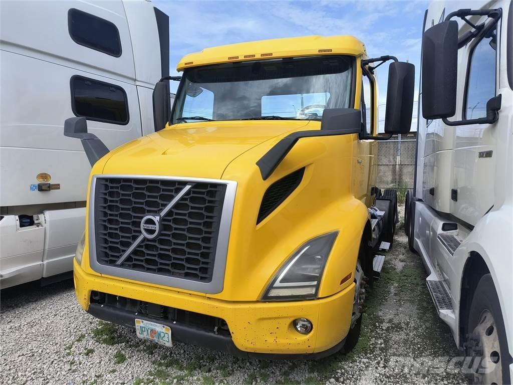 Volvo VNR64T Nyergesvontatók