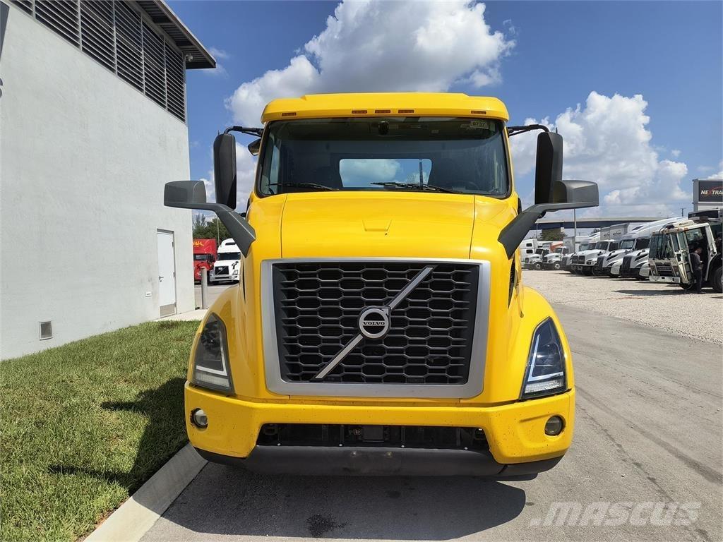 Volvo VNR64T Nyergesvontatók