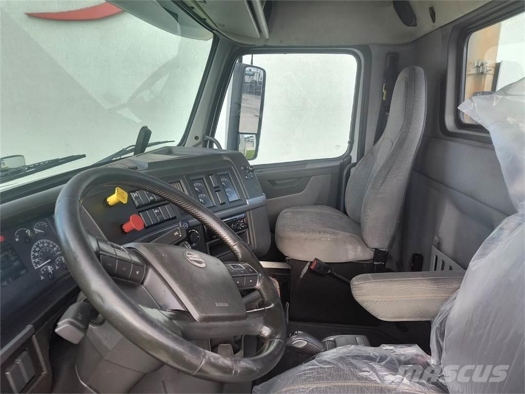Volvo VNR64T300 Nyergesvontatók