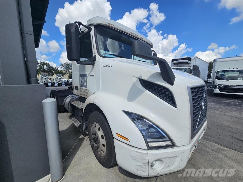 Volvo VNR64T300 Nyergesvontatók