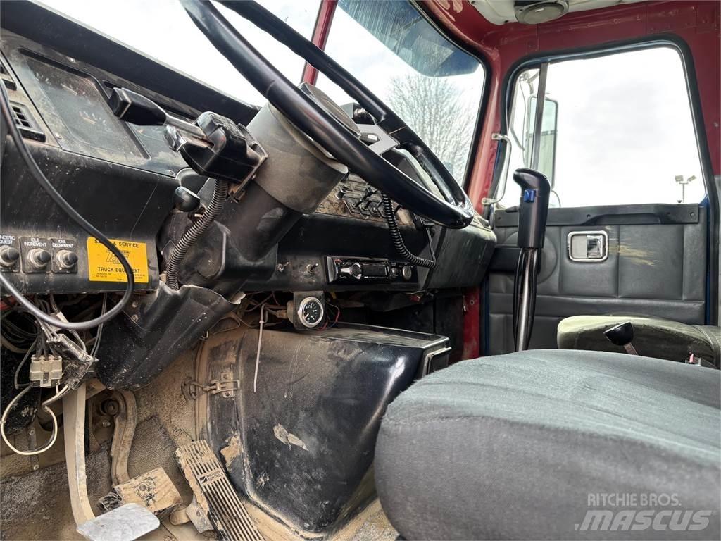 Volvo WG64T Billenő teherautók