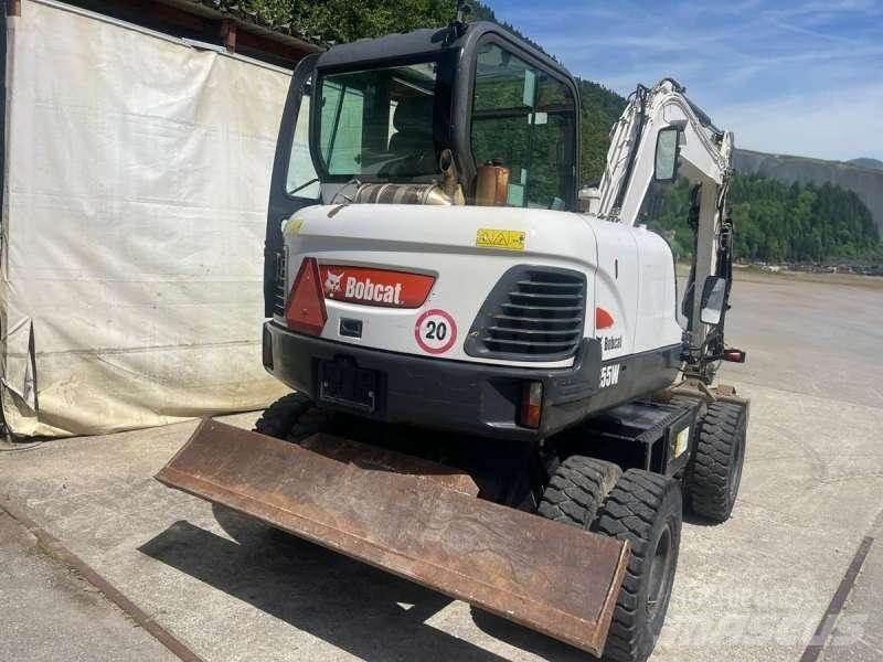 Bobcat E55W Gumikerekes kotrók