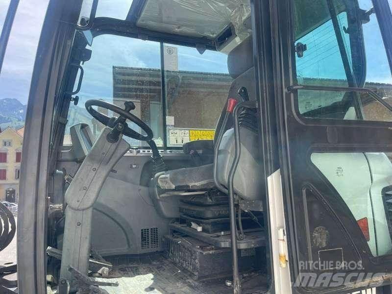 Bobcat E55W Gumikerekes kotrók