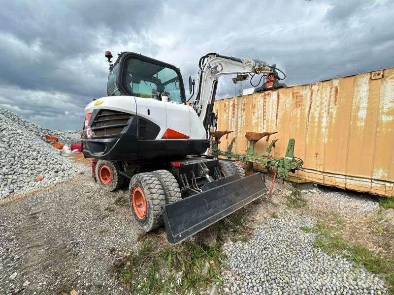 Bobcat E57W Gumikerekes kotrók