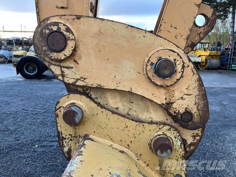 CASE WX185 Gumikerekes kotrók