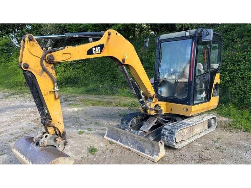 CAT 302.5C Mini kotrók < 7t
