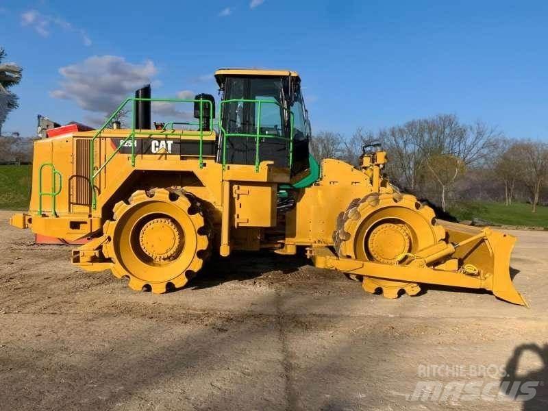 CAT 825H Hulladéktömörítők