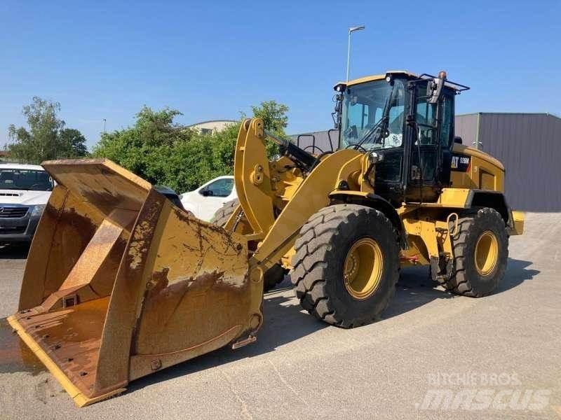 CAT 926M Gumikerekes homlokrakodók