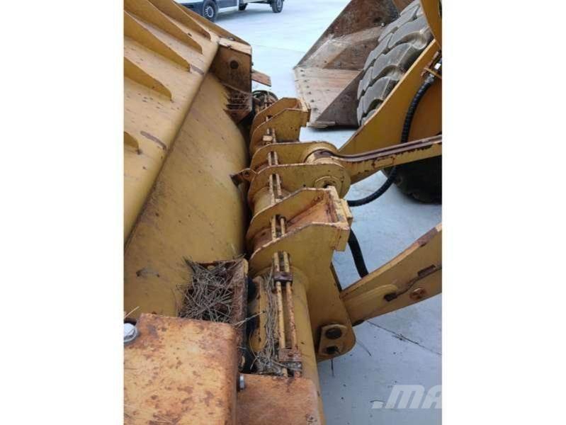 CAT 926M Gumikerekes homlokrakodók