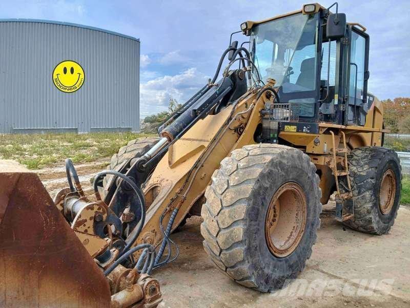 CAT 930H Gumikerekes homlokrakodók