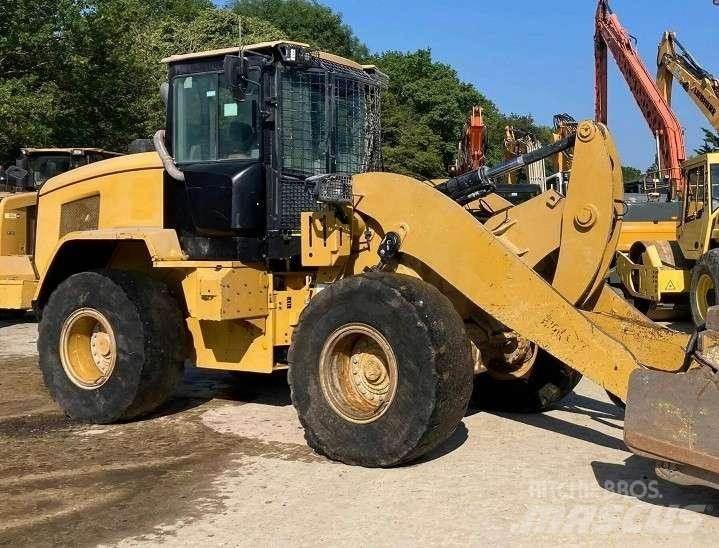 CAT 938M Gumikerekes homlokrakodók