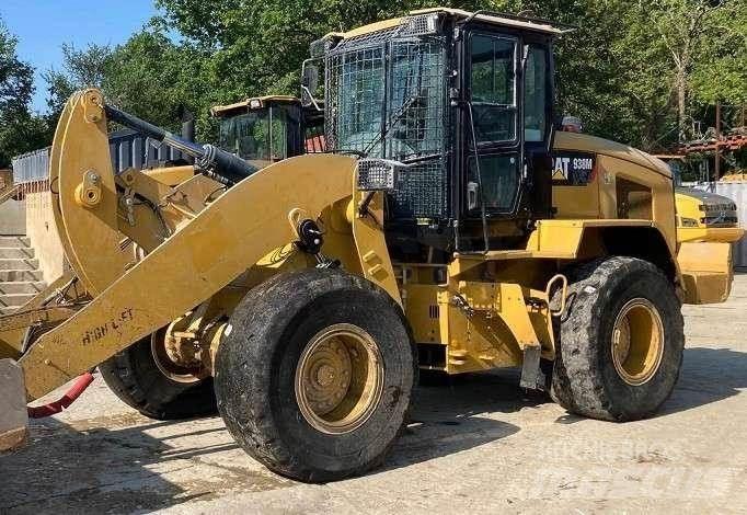 CAT 938M Gumikerekes homlokrakodók
