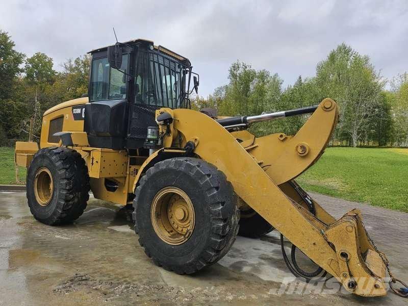 CAT 938M Gumikerekes homlokrakodók
