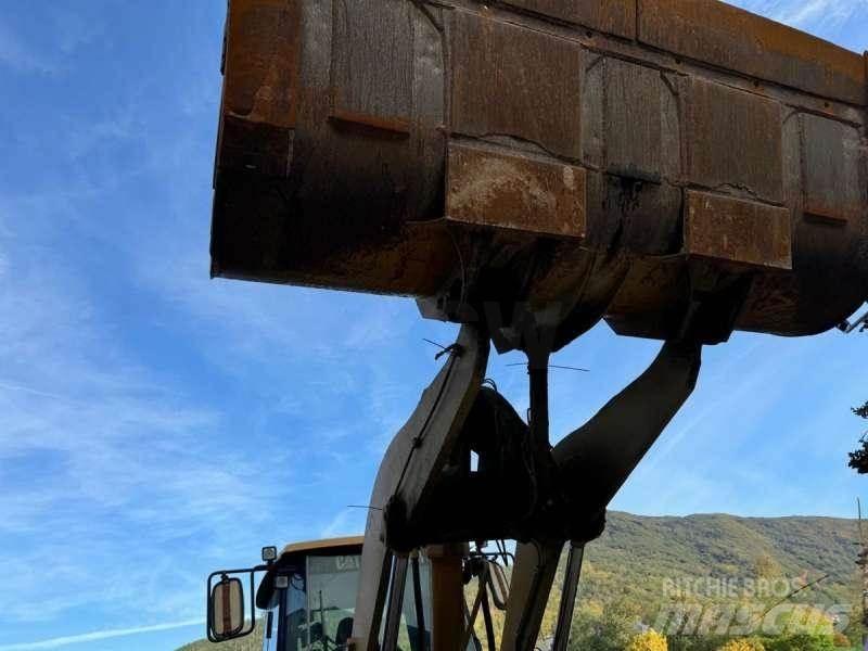 CAT 950G Gumikerekes homlokrakodók