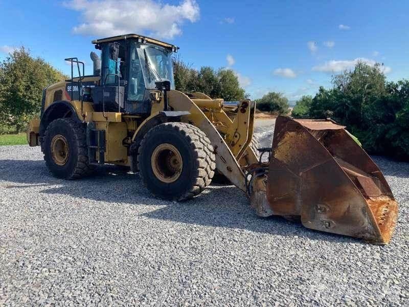 CAT 950M Gumikerekes homlokrakodók