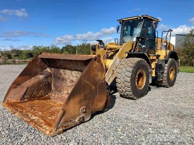 CAT 950M Gumikerekes homlokrakodók