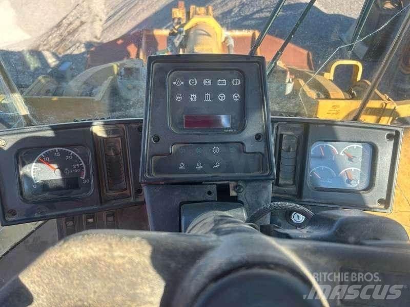 CAT 962G Gumikerekes homlokrakodók
