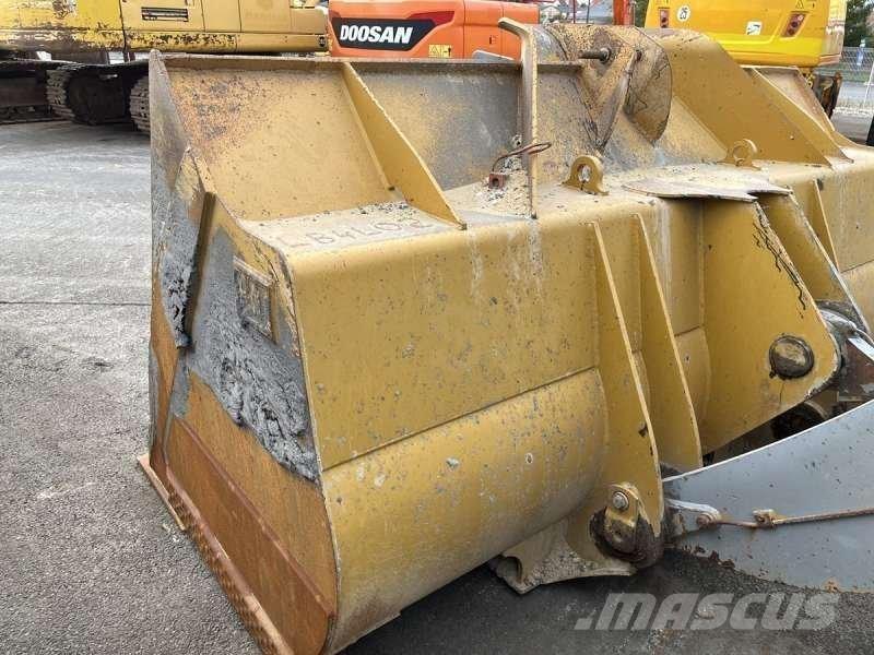 CAT 962K Gumikerekes homlokrakodók