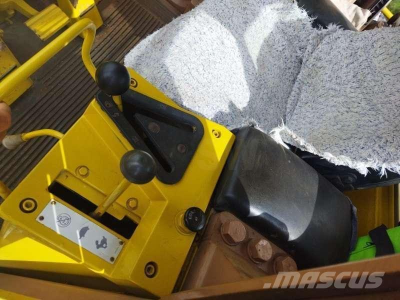 CAT 963 Lánctalpas homlokrakodók