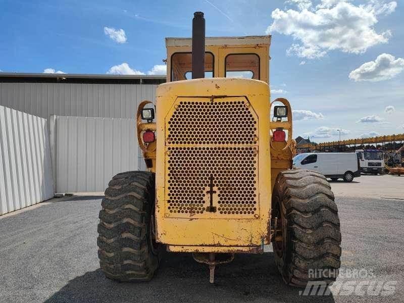 CAT 966C Gumikerekes homlokrakodók
