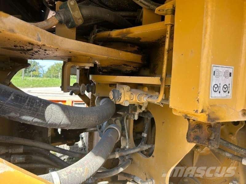 CAT 966G Gumikerekes homlokrakodók