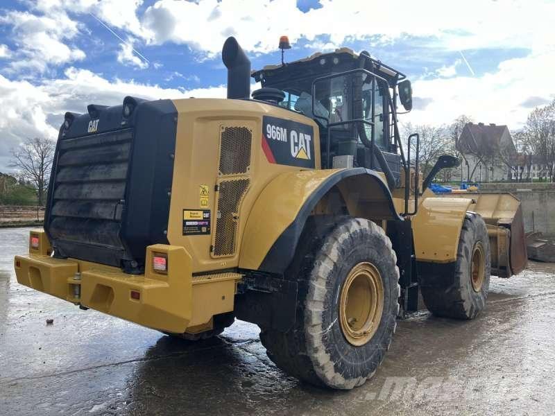 CAT 966M Gumikerekes homlokrakodók