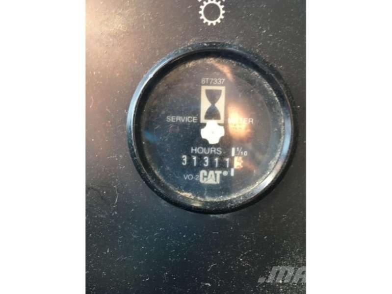 CAT 990 Gumikerekes homlokrakodók