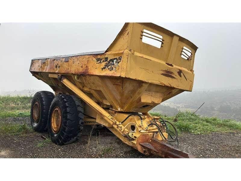 CAT D250B Billenő pótkocsik
