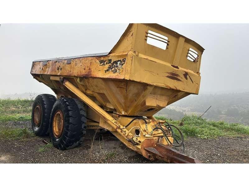 CAT D250B Billenő pótkocsik