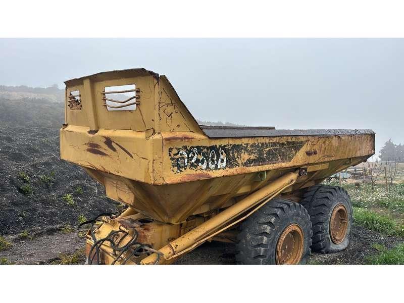 CAT D250B Billenő pótkocsik