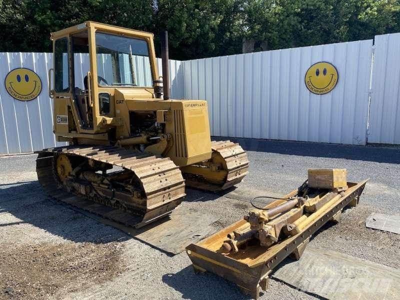 CAT D3B lánctalpas dózerek