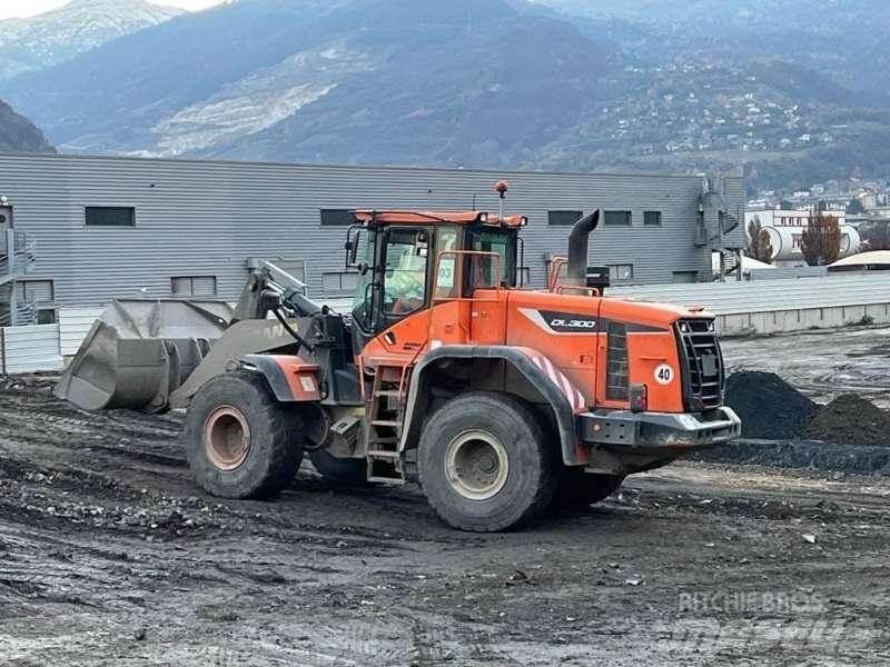 Doosan DL300 Gumikerekes homlokrakodók