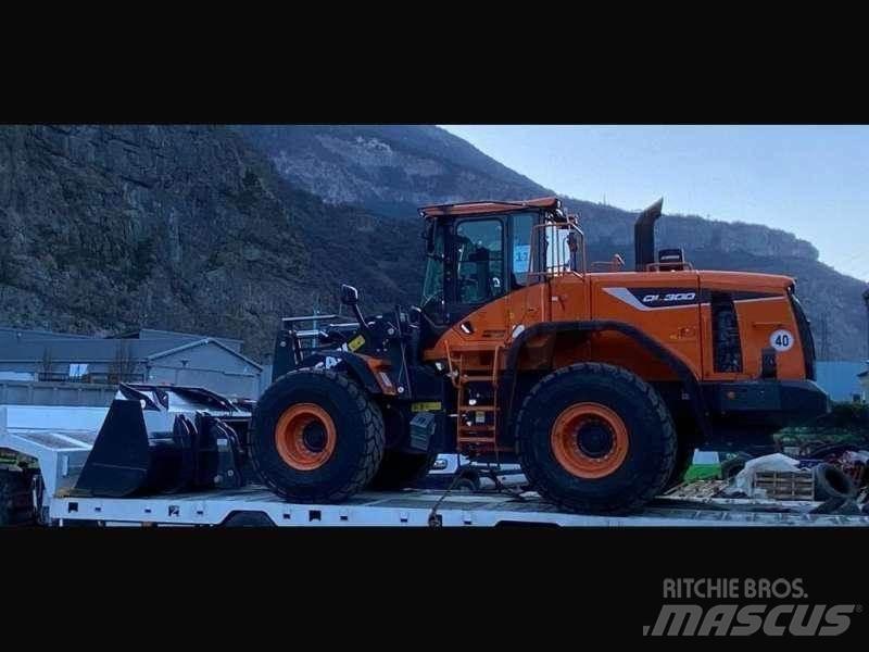 Doosan DL300 Gumikerekes homlokrakodók