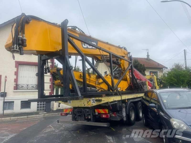 JCB JS360 Bontásra használt kotrók