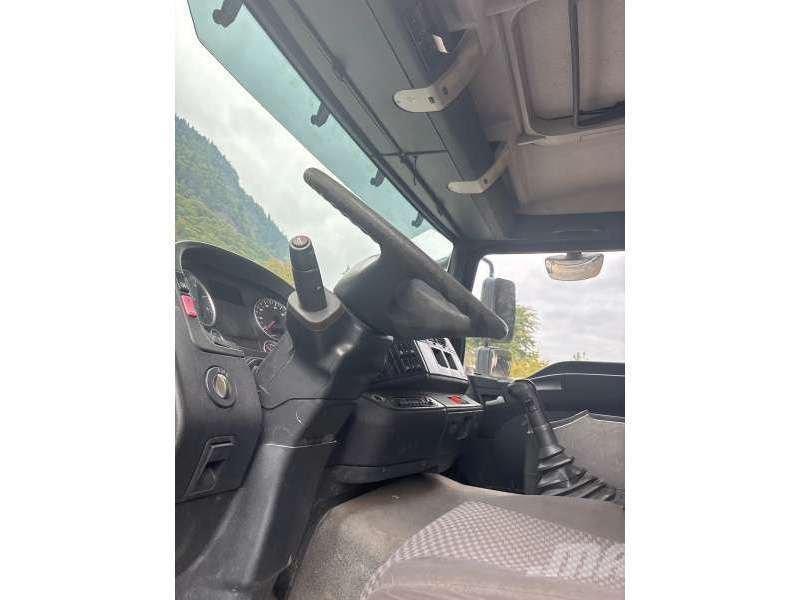 MAN 26/440 Billenő teherautók