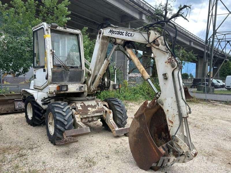 Mecalac 8CXI Gumikerekes kotrók