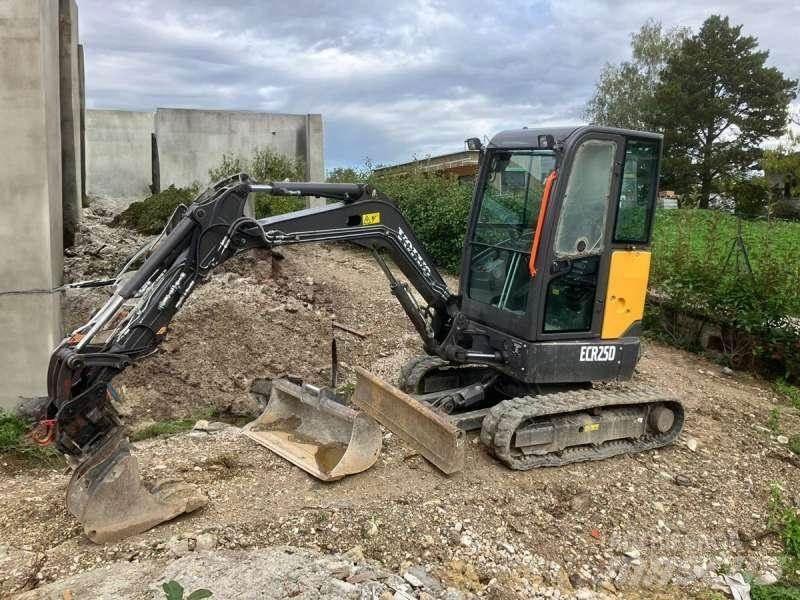 Volvo ECR25D Mini kotrók < 7t