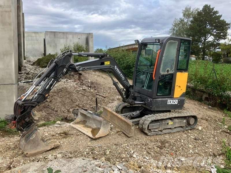 Volvo ECR25D Mini kotrók < 7t