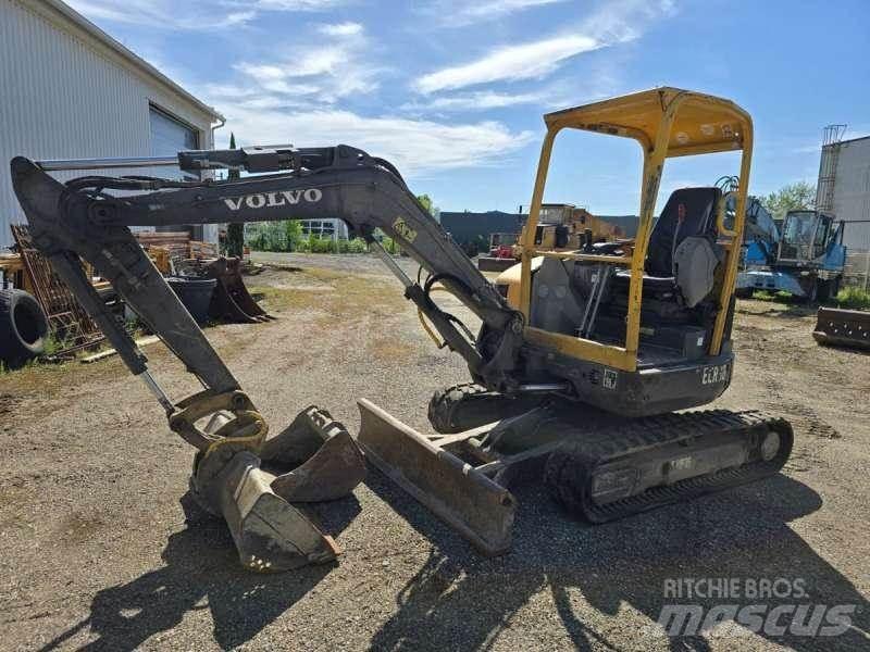 Volvo ECR38 Mini kotrók < 7t