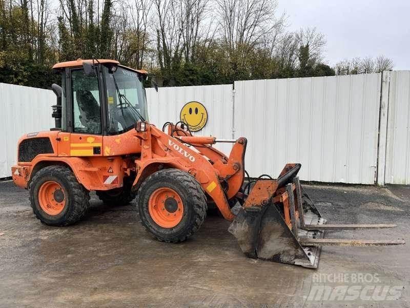 Volvo L30G Gumikerekes homlokrakodók