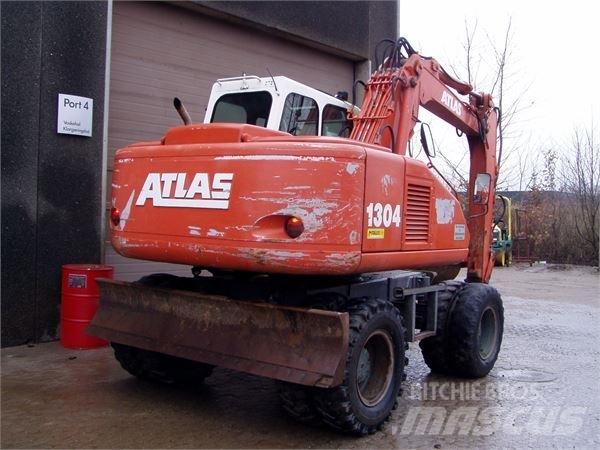 Atlas 1304M Gumikerekes kotrók