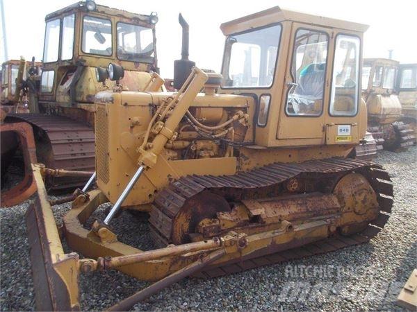 CAT D4D lánctalpas dózerek