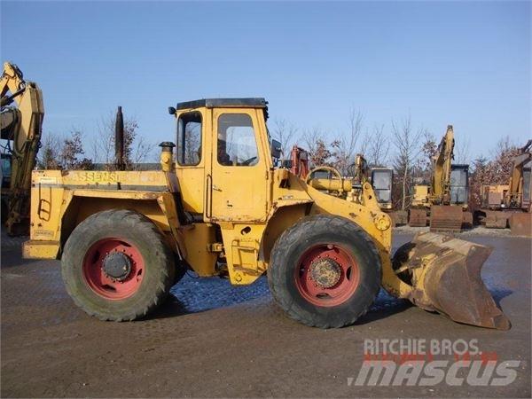 Hanomag 44C Gumikerekes homlokrakodók