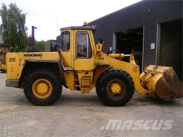 Hanomag 44D Gumikerekes homlokrakodók
