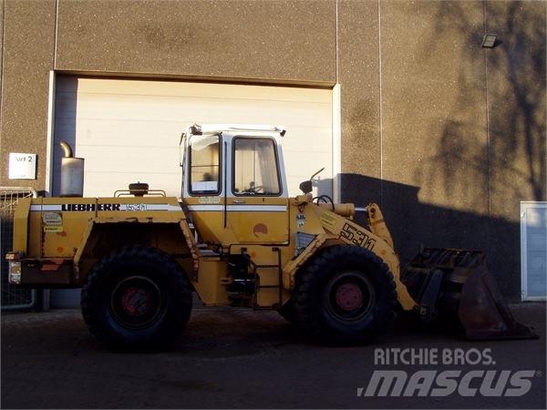 Liebherr 531 Gumikerekes homlokrakodók