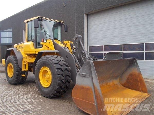 Volvo L110F Gumikerekes homlokrakodók