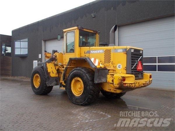 Volvo L120D Gumikerekes homlokrakodók