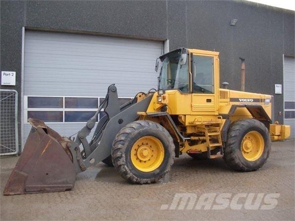 Volvo L90C Gumikerekes homlokrakodók